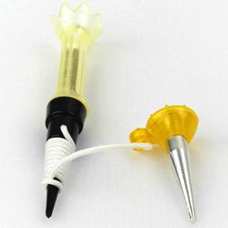 Magnetic golf tee