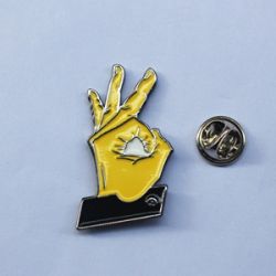 custom lapel pin